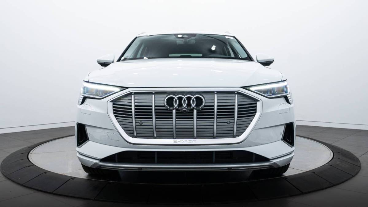 2022 Audi e-tron - Images - 24