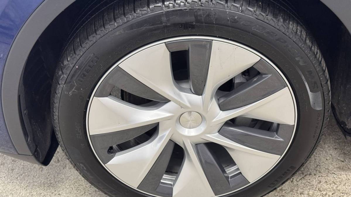 2023 Tesla Model Y - Images - 8