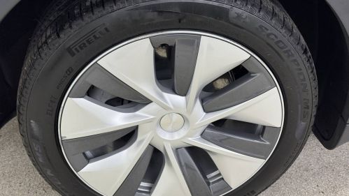 2023 Tesla Model Y - Images - 11