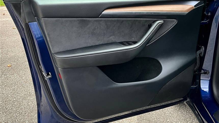 2023 Tesla Model Y - Images - 24