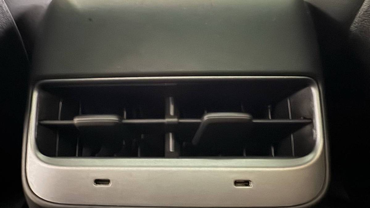 2023 Tesla Model Y - Images - 31
