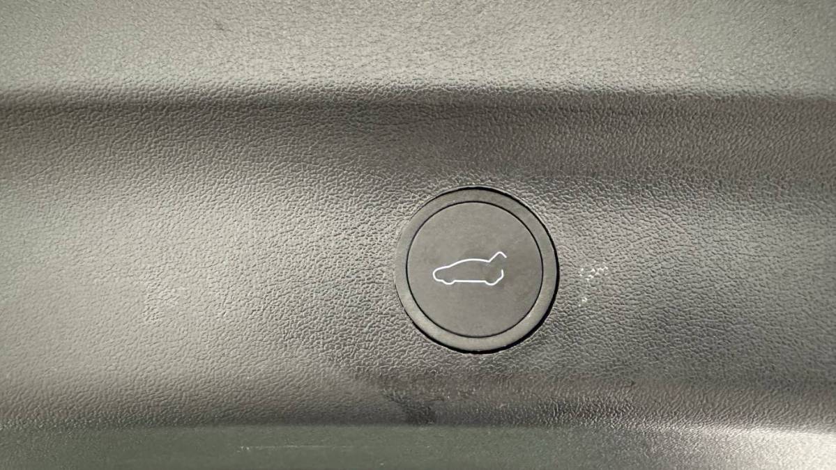 2023 Tesla Model Y - Images - 35