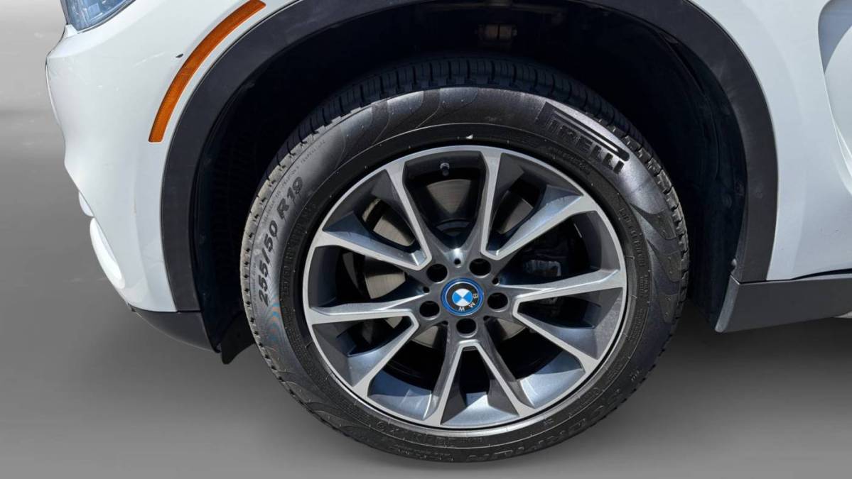 2017 BMW X5 - Images - 9